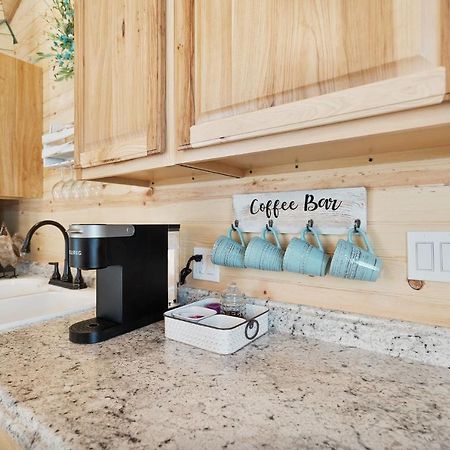 Charming Casita Right On Main St! Hotel Фредериксбург Екстериор снимка