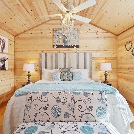 Charming Casita Right On Main St! Hotel Фредериксбург Екстериор снимка