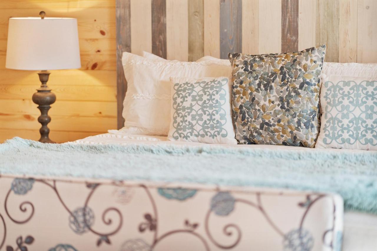 Charming Casita Right On Main St! Hotel Фредериксбург Екстериор снимка